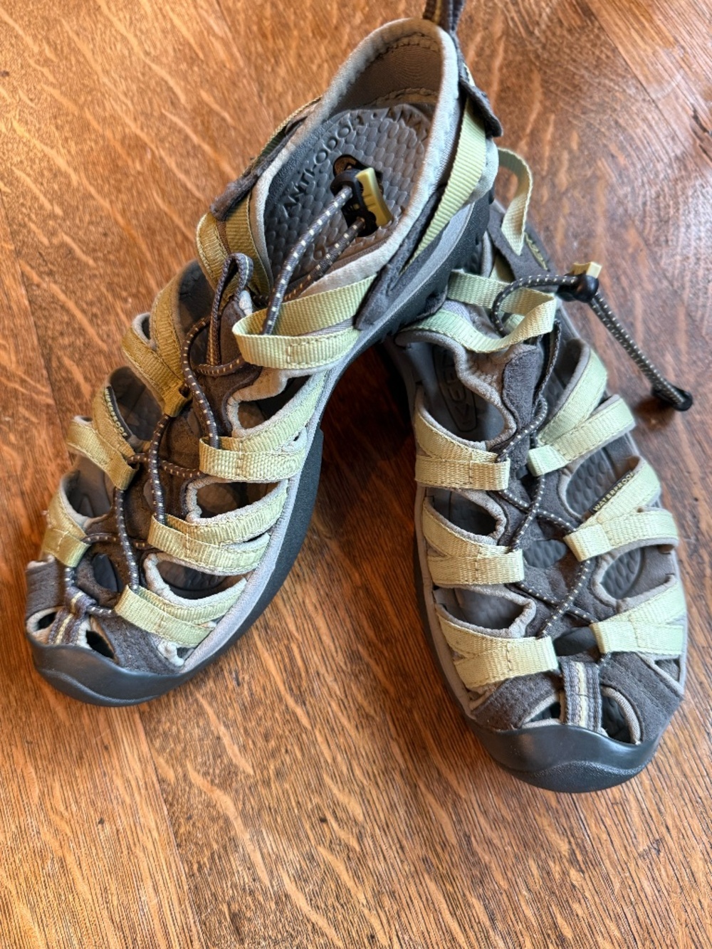 Keen Women's Whisper Sport Hiking Waterproof Sandal Shoes Mint Green size 8